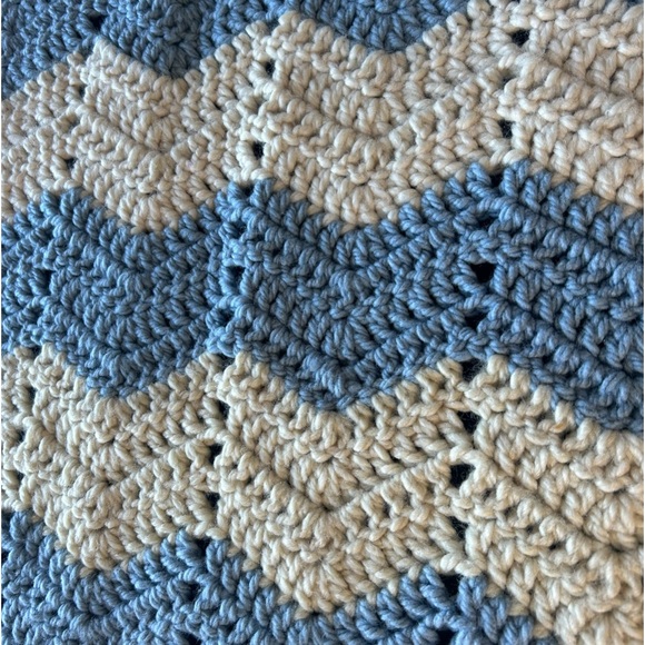 Vintage Crocheted White and Blue Chevron Pattern Baby Lap Blanket Throw #0828249 - Picture 6 of 12